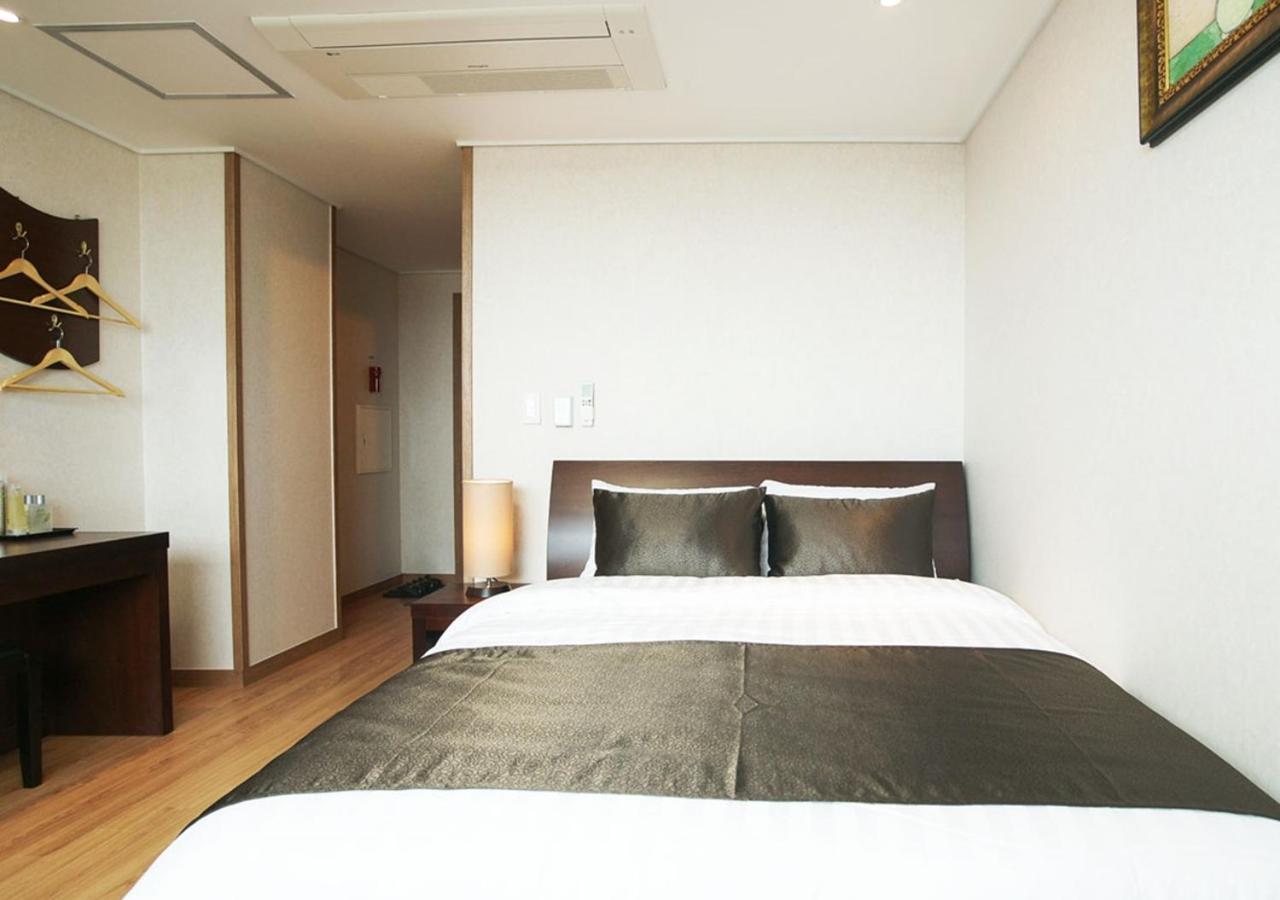 Iris Hotel Seogwipo Exterior foto